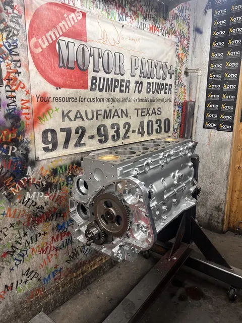 Silver engine with the Motor Parts + banner
