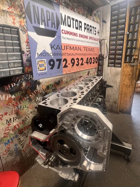 Engine assembly with a silver front cover